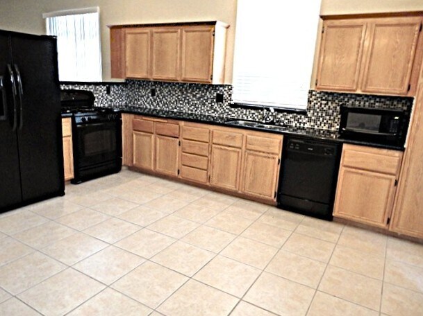 Photo - 203 Mariposa Way