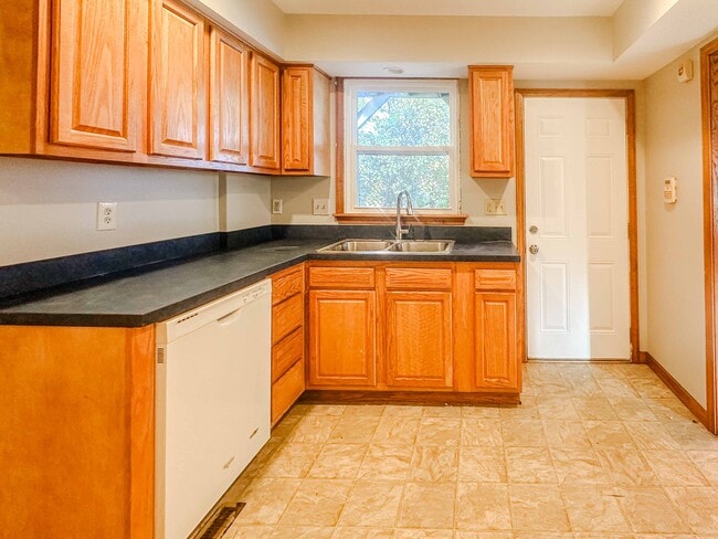 Photo - 4044 Asbury Dr