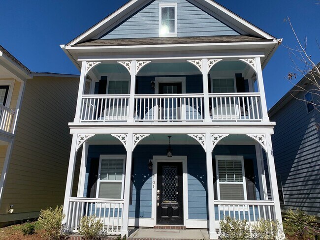 Home in White Gables with garage! - Home in White Gables with garage!