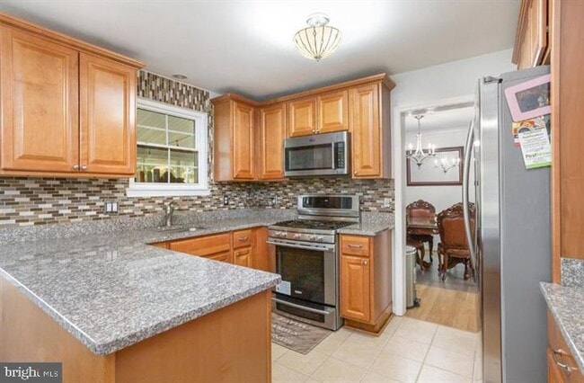 Photo - 6919 Rolling Rd