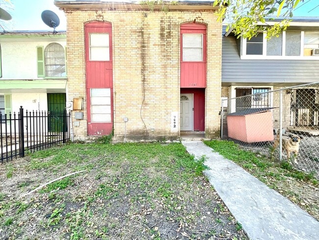 Building Photo - **APPLICATION RECEIVED** Available NOW! Prime Location 3-Bedroom, 2-Bath Home In Converse!!