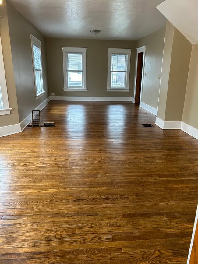 Photo - 2702 Raspberry St