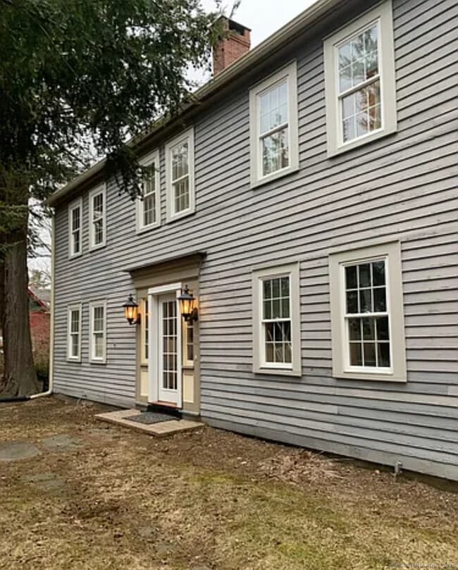 Building Photo - 105 Greenwoods Rd E Rental