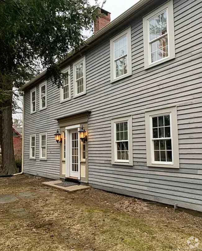 Building Photo - 105 Greenwoods Rd E Rental
