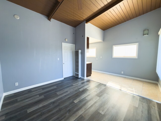 Photo - 6628-6630 Selfland Ave