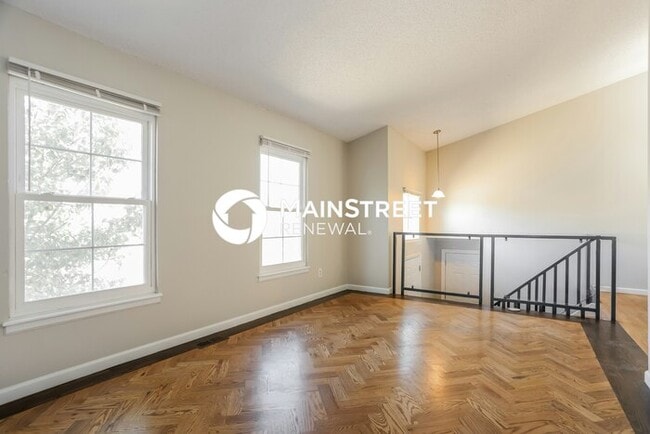 Photo - 4 Bedroom Pet-Friendly Home in Denver, CO with Main Street Renewal