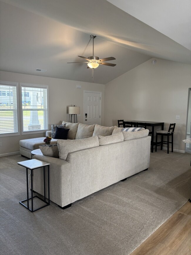 Photo - 49 Hydrangea Ln