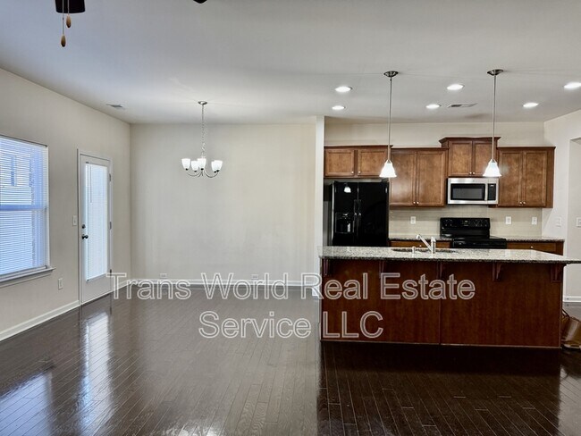 Photo - 257 Centerview Wy