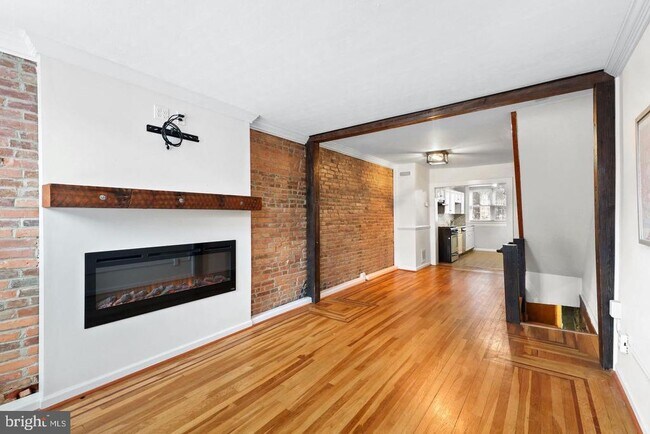 1335 Andre St