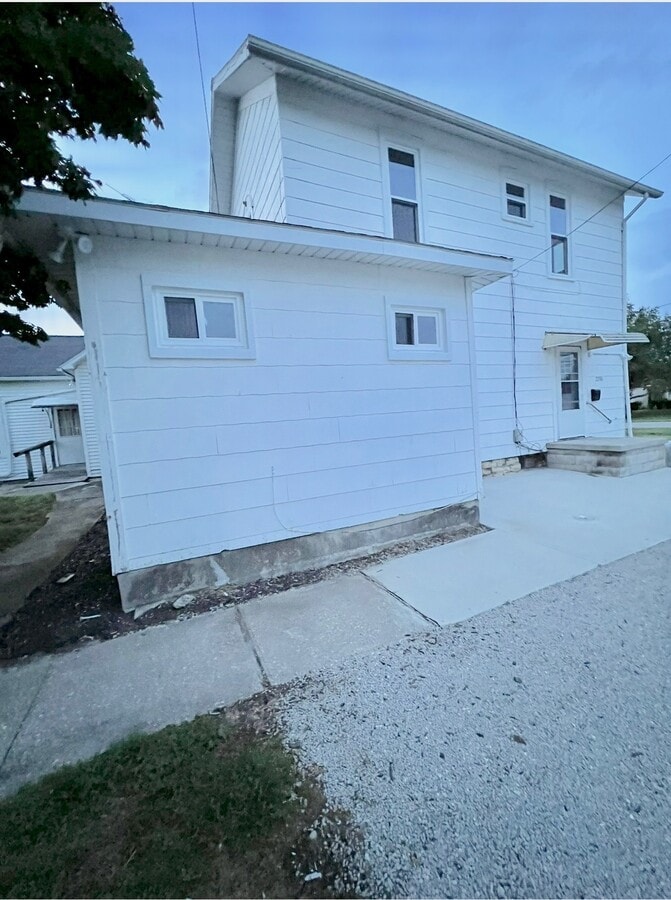 Photo - 2206 Lake St