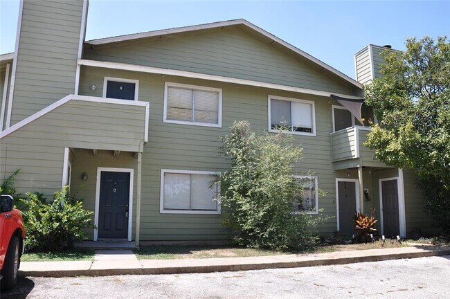 Building Photo - 10810 Topperwein Dr