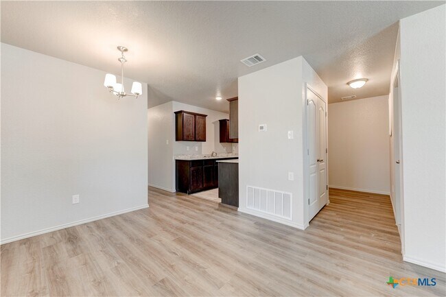 Photo - 609 Lost Trl