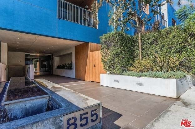 Photo - 855 N Croft Ave Unidad 101