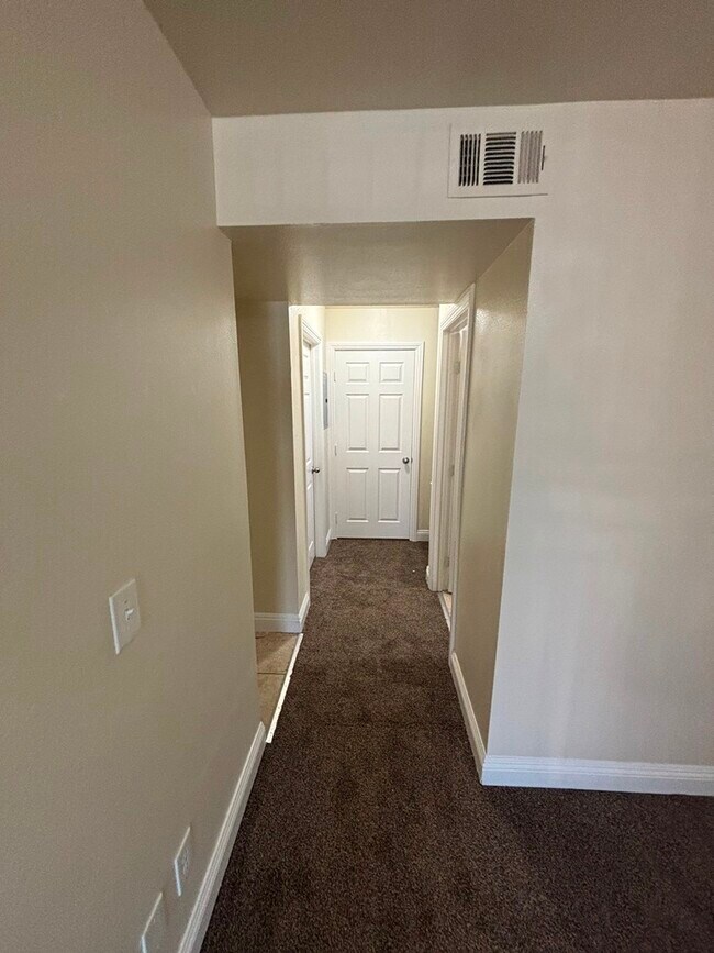 Photo - 834 1/2 E 77th St