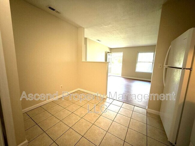 Photo - 5052 Eller Rd Unit B