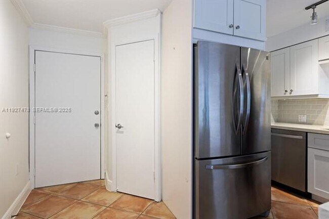 Photo - 3028 Center St