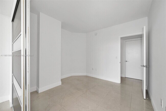 Photo - 19400 Turnberry Way Unit 932