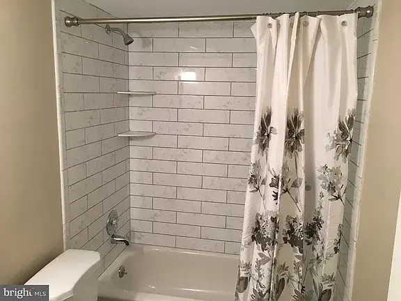 Photo - 611 Painters Xing