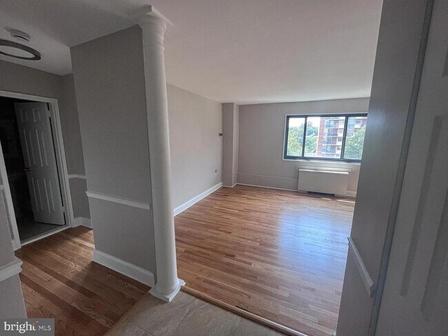 Building Photo - 504 Arlington Rd Unit 504 Rental