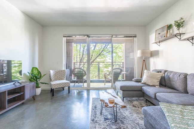 Building Photo - 2407 E Union St