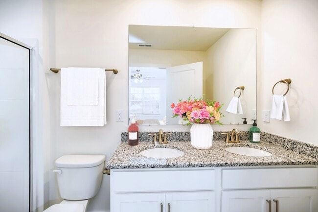 Photo - 2442 Legg Ln