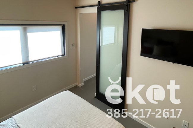 Photo - Stowell-SLC-Emery Manor Unidad Emery Manor