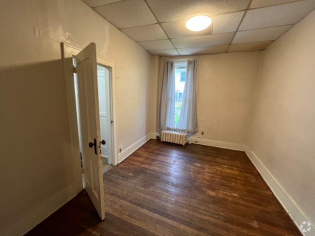 Building Photo - 318 W 2nd St Unit 2 Rental