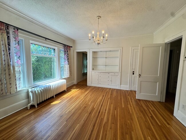 Building Photo - Columbus Unit 1 Rental