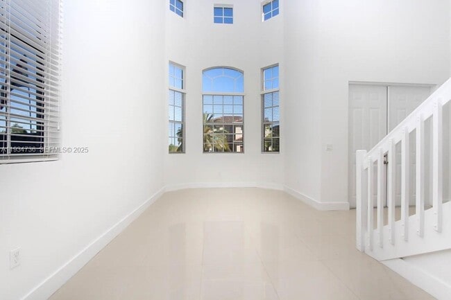 Building Photo - 15670 SW 11th Terrace