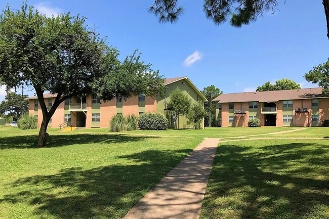 Photo - 7203 S Great Trinity Forest Way