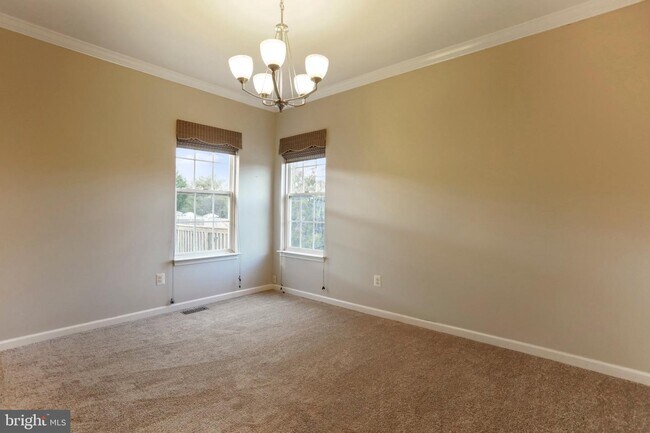 611 Hamilton Ct