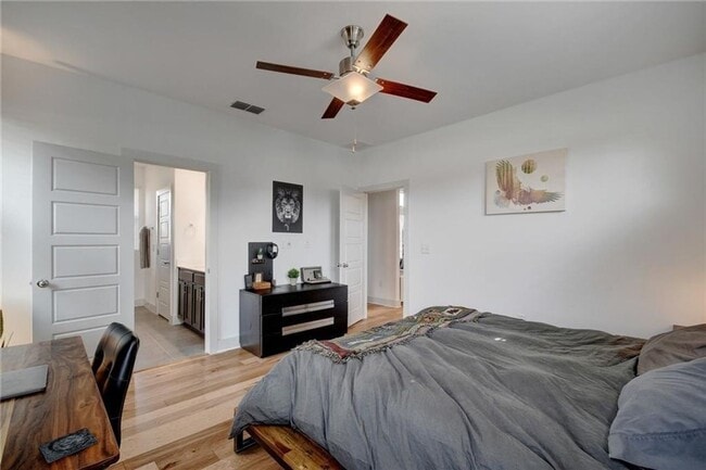 Photo - Eastwood at Riverside #47