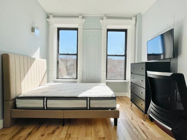 Photo - Furnished room/NOT APARTMENT Unit 2