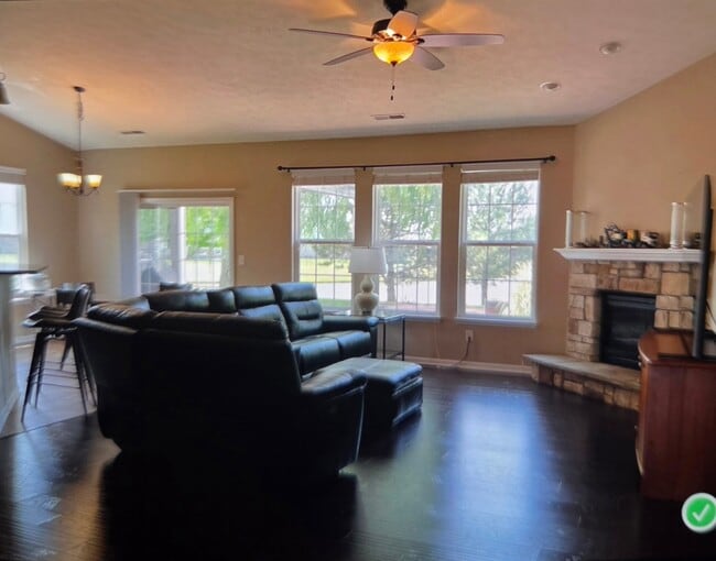 Photo - 3218 S Courtney Dr