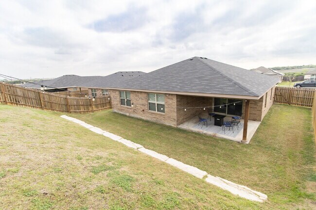 Photo - "Charming 3-Bedroom Retreat with 2 Baths and 1,760 Sq Ft of Comfort in Copperas Cove!"