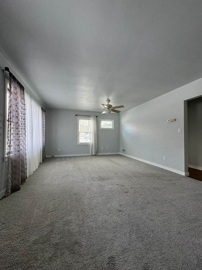 Photo - Beautiful 3 Bedroom 1 Bath Ranch Style Sin... House