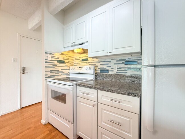 Photo - 1433 N Williams St