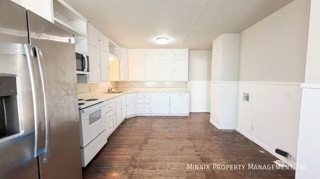 Photo - 2420 33rd St