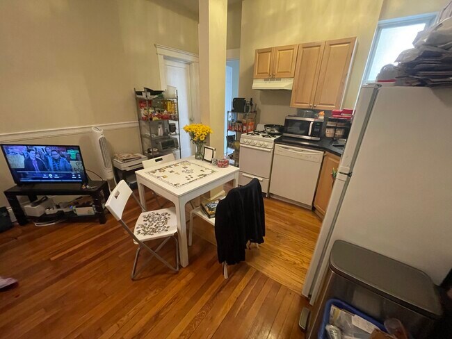 Photo - 1197 Commonwealth Ave Apartments