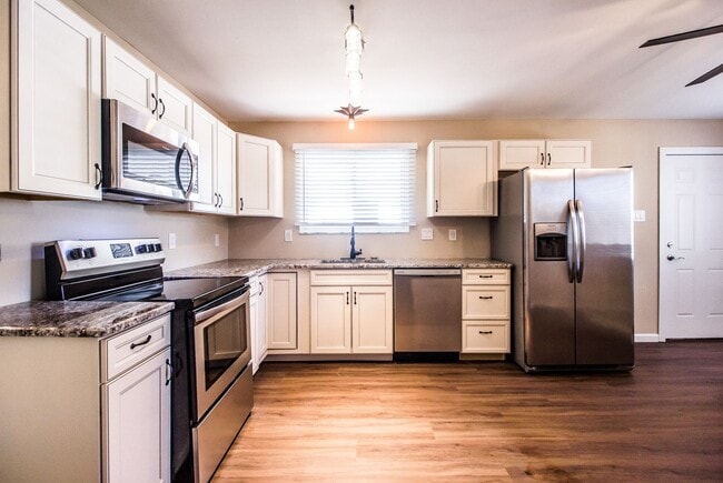 Photo - Pet Friendly, Renovated Home in Fox School District Unidad 2365