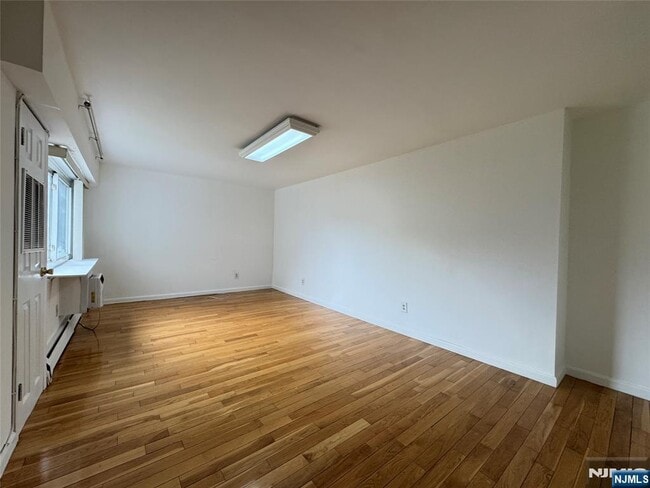 Photo - 333 Grand St Unidad 2R