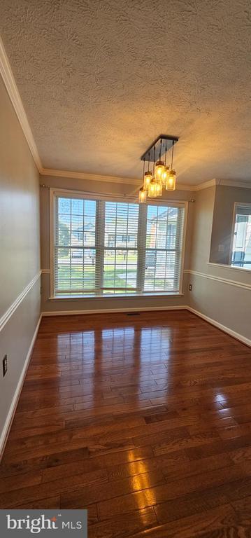 Photo - 208 Senseny Glen Dr