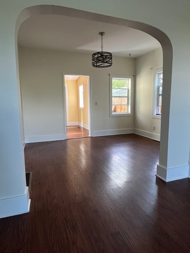 Photo - 505 Hillsdale St