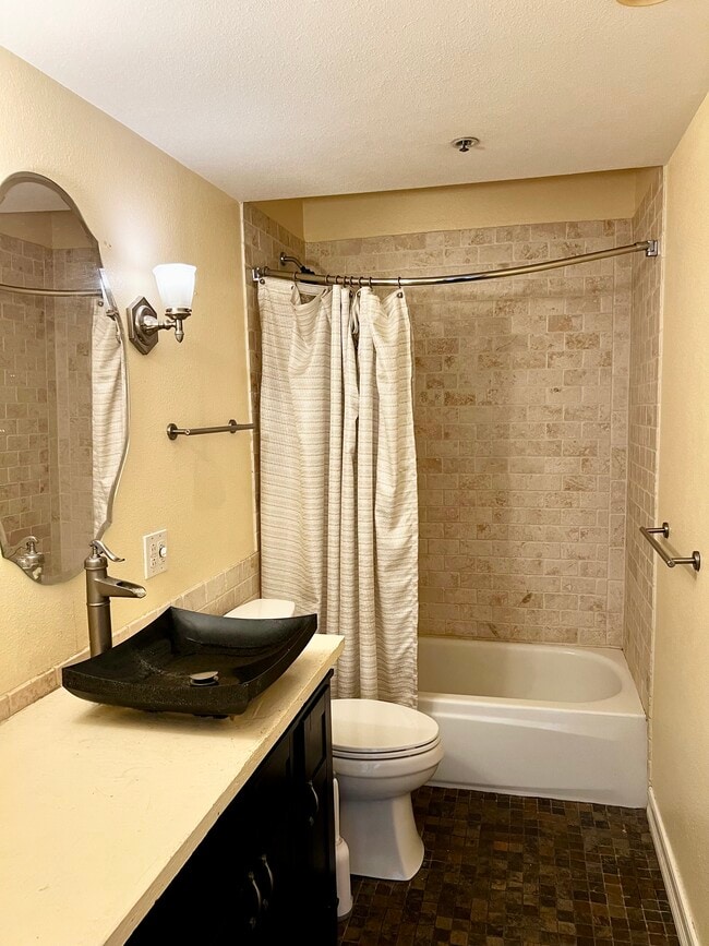 3666 3rd Ave Unit 3666 3rd Ave