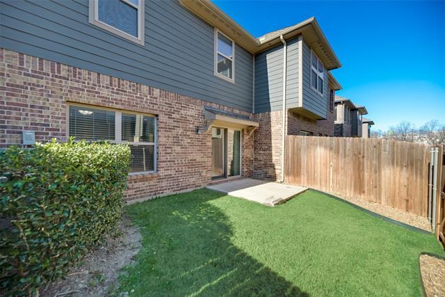 Photo - 916 Brookville Ct