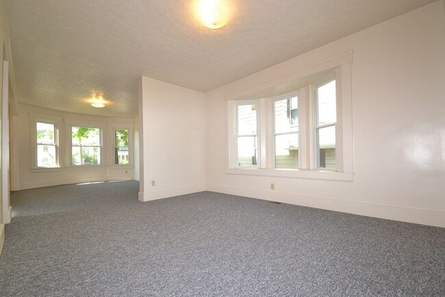 Photo - 547 Carroll St Unit 1