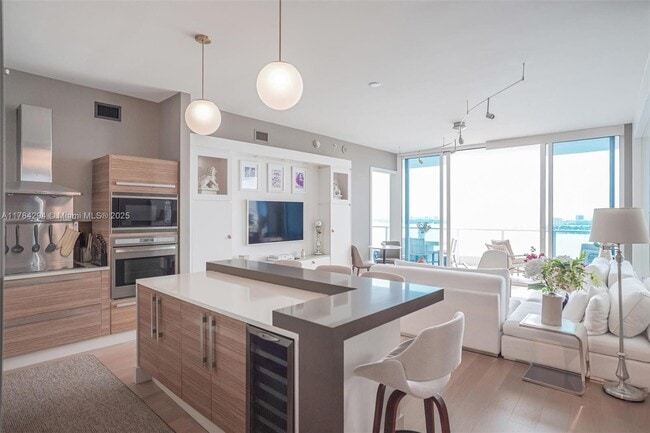 Photo - 2020 N Bayshore Dr Unit 3607