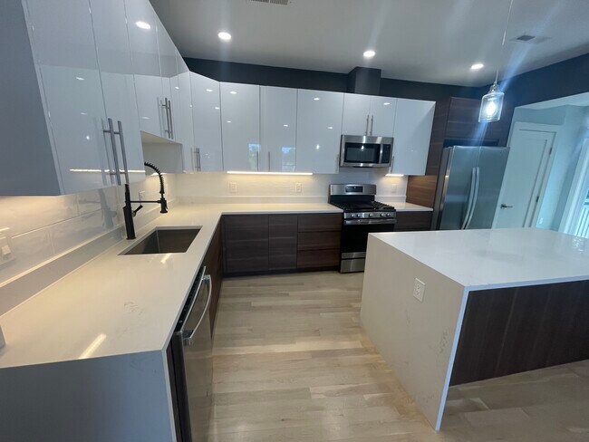 Photo - 9 University Rd Unit 3A