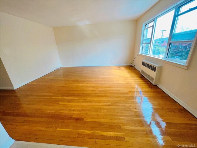 Building Photo - 61-50 219th St Unit 2