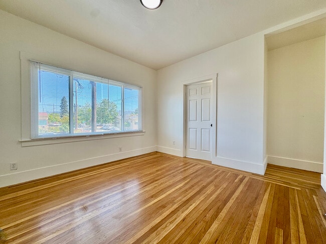 Photo - 835 40th St Unit 1
